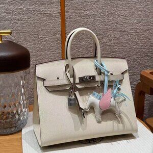 Classic Hermes Bag: A Stylish and Versatile Choice for Elegance